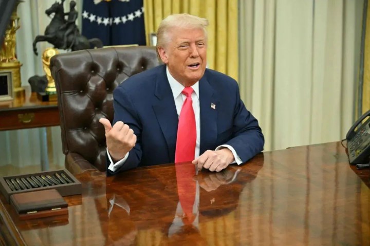 突发！特朗普全面加征关税！关键产业受直接冲击，越南、印度、墨西哥等新兴市场枢纽地位受挑战！